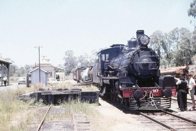Yarraman & Train